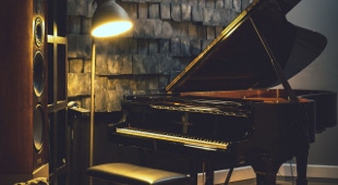 la Ciergerie Steinway B Piano